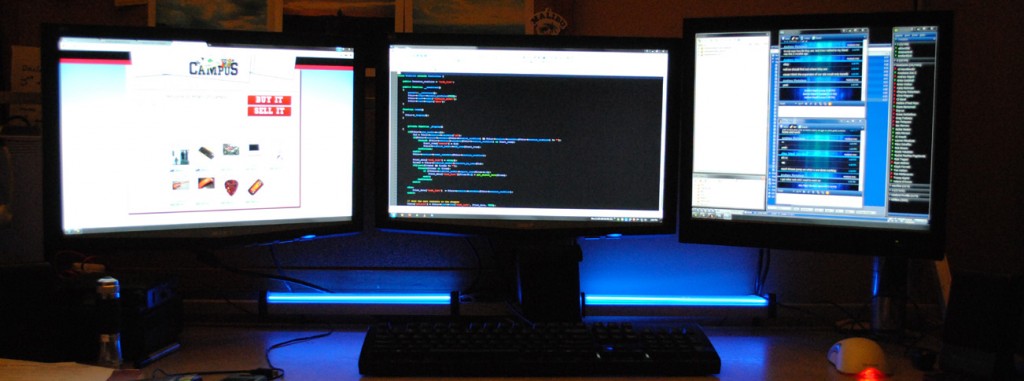 Computer setup with 3 monitors